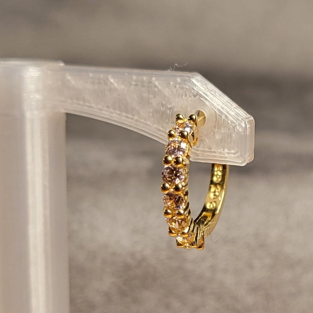 Elegant Gold and Silver Women's Hoop Earrings - Picture 4 of 8